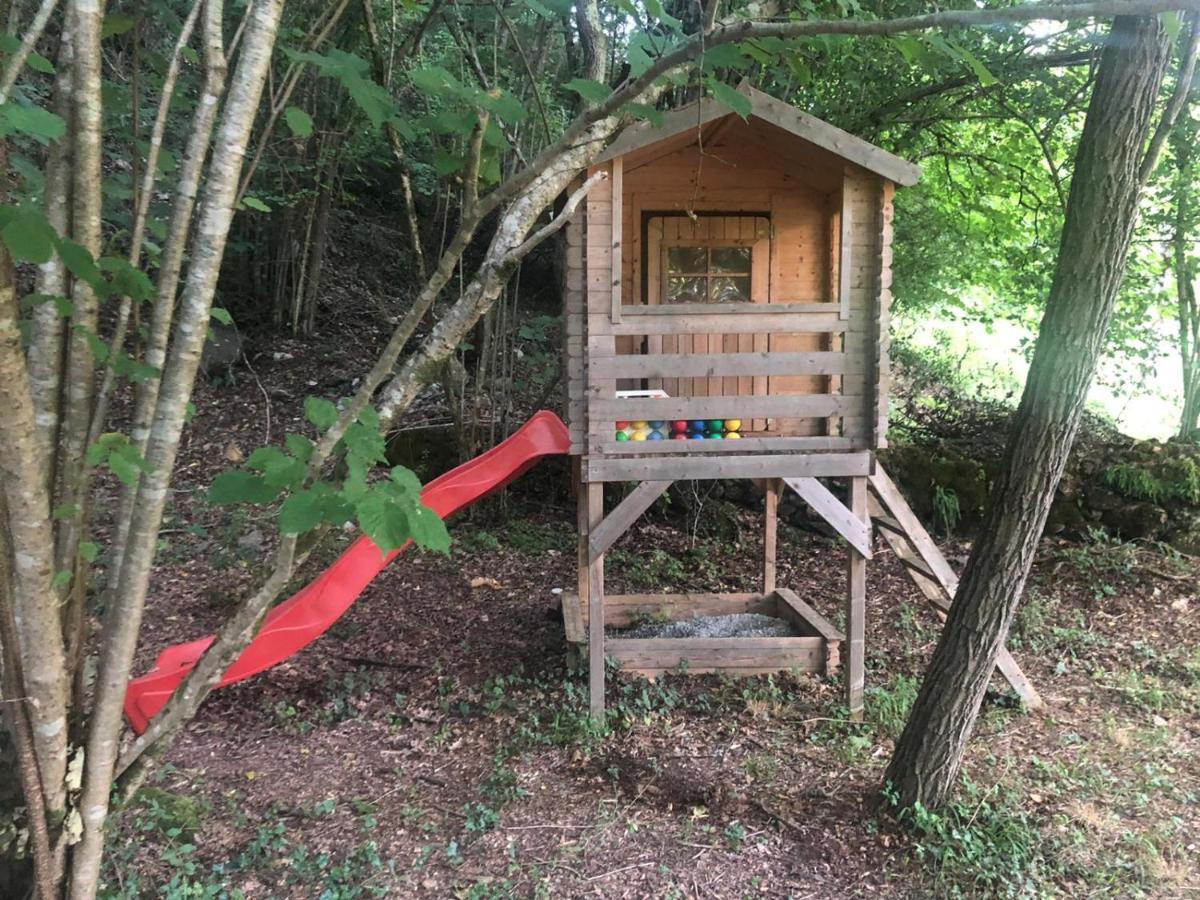 Le Case Nel Borgo Fivizzano Bagian luar foto