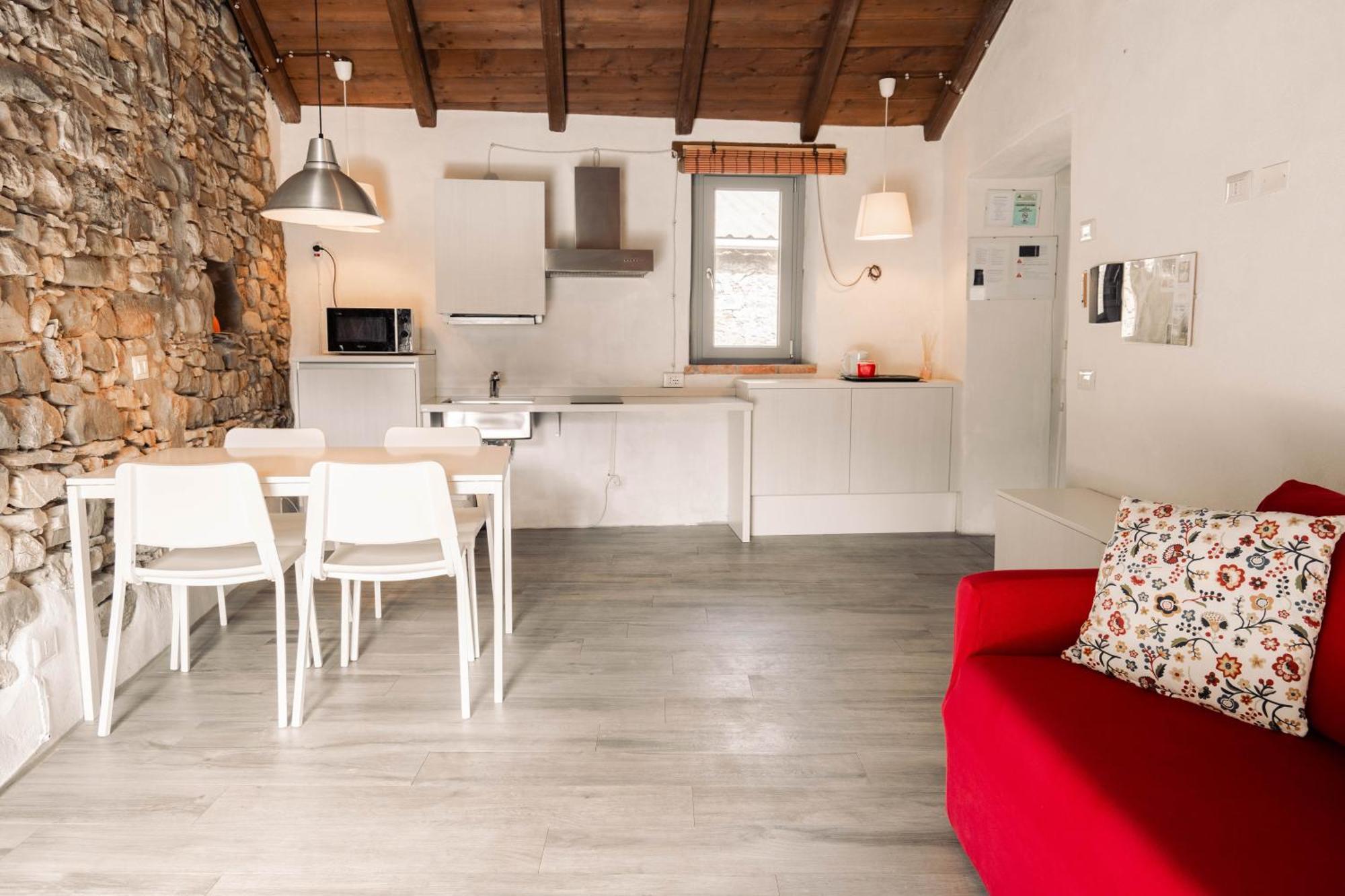 Le Case Nel Borgo Fivizzano Bagian luar foto