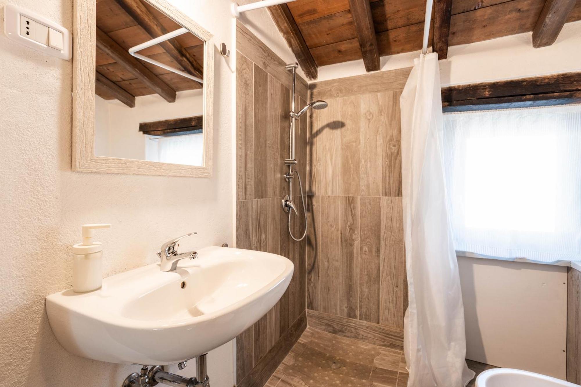 Le Case Nel Borgo Fivizzano Bagian luar foto
